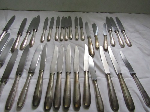Lot couteaux en - 33,
