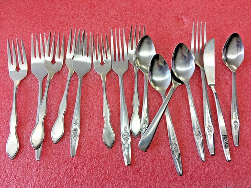 Lot misc silverware - f6,